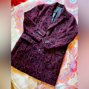 Men’s XL, burgundy and black, paisley embossed tuxedo style jacket.